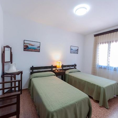 Villa Nueva Кала Галдана Екстериор снимка