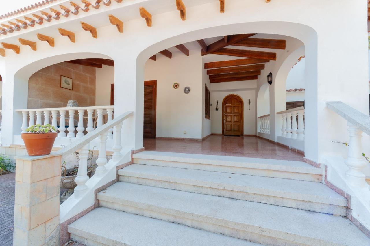 Villa Nueva Кала Галдана Екстериор снимка