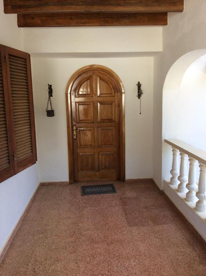 Villa Nueva Кала Галдана Екстериор снимка