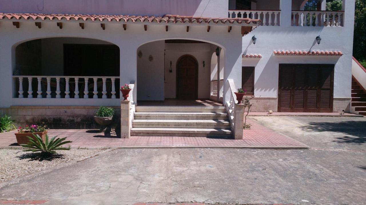 Villa Nueva Кала Галдана Екстериор снимка